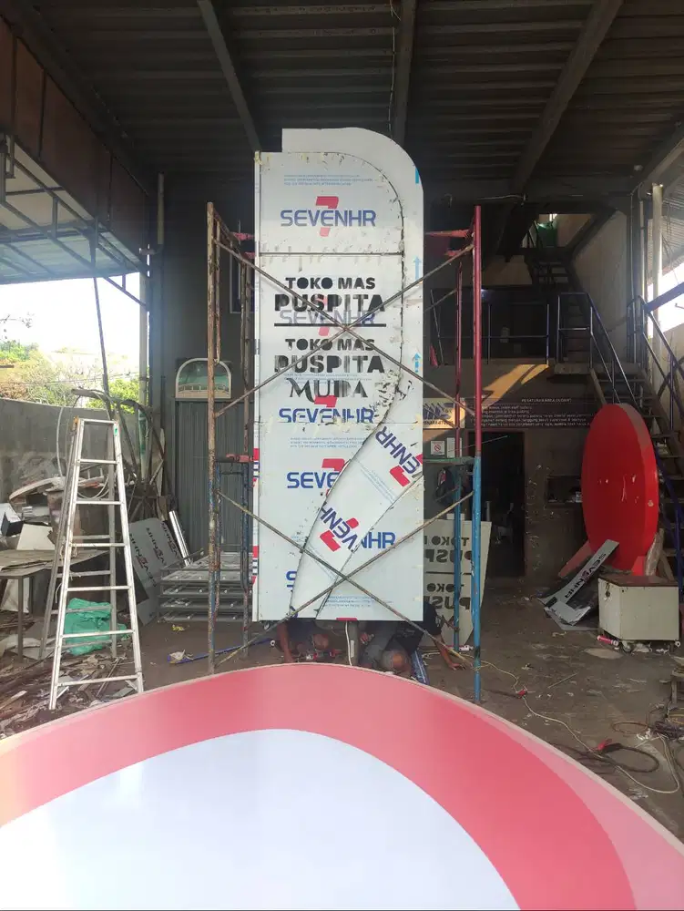 Terima pembuatan Totem sign, neon box, Facade ACP Building, acrylic.