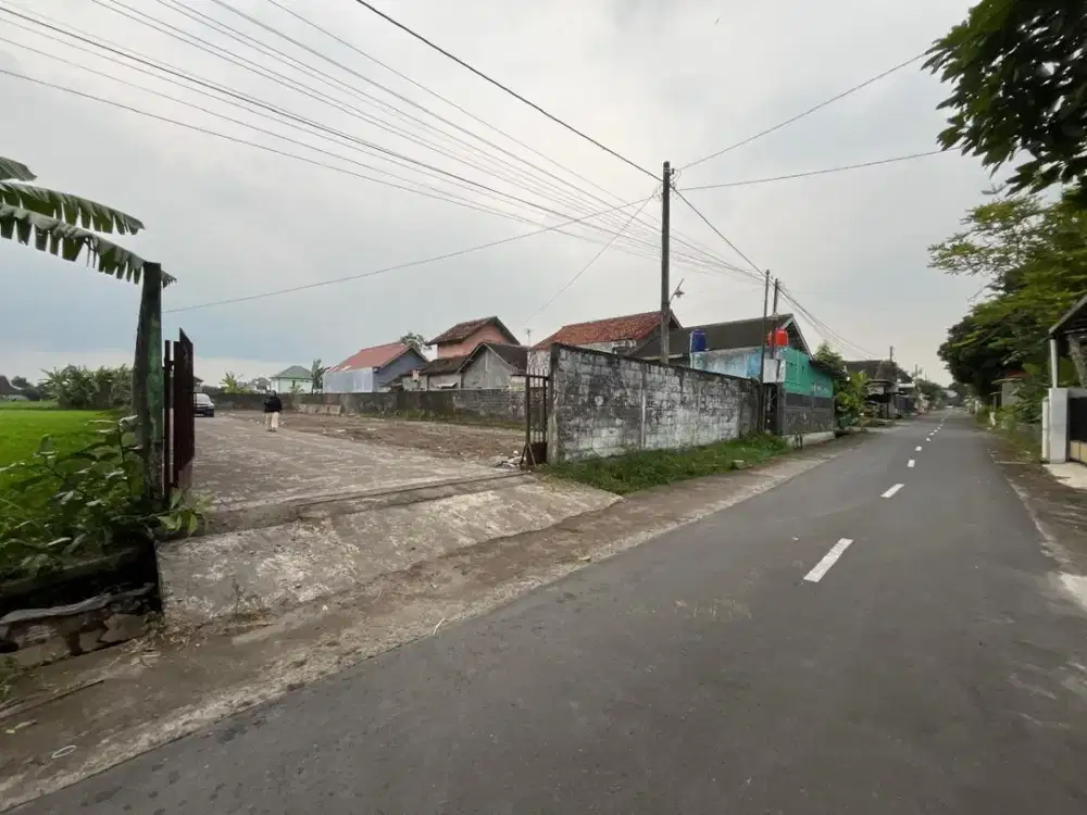 PROSPEK KOST UGM TEPI ASPAL: Area Kaliurang km 8 Jogja