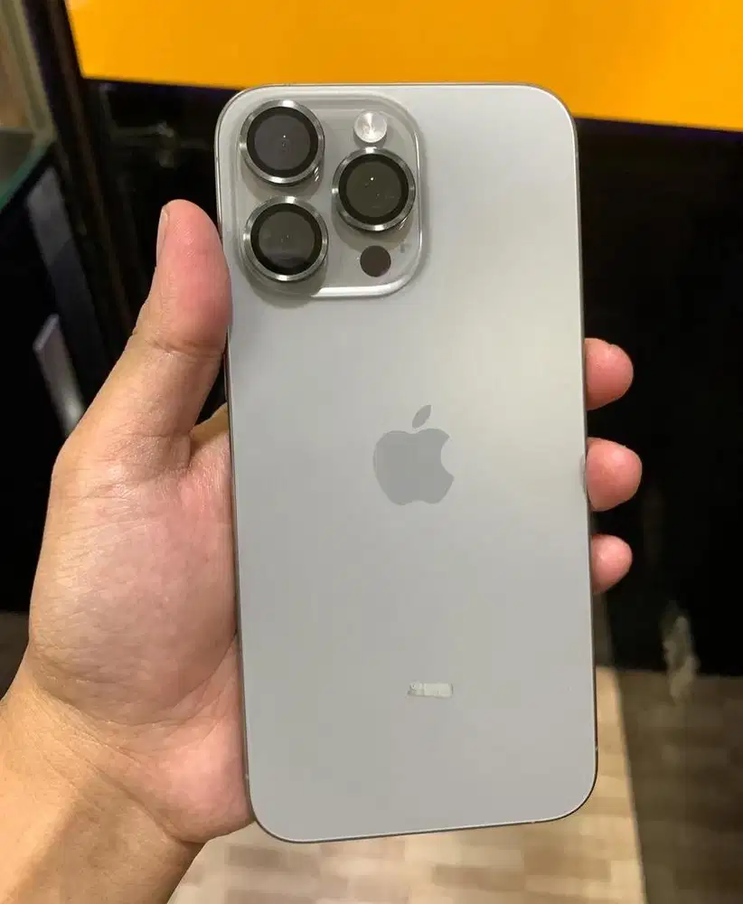 iPhone 15 Pro Max 256GB Garansi Resmi iBox Natural Battery 86%