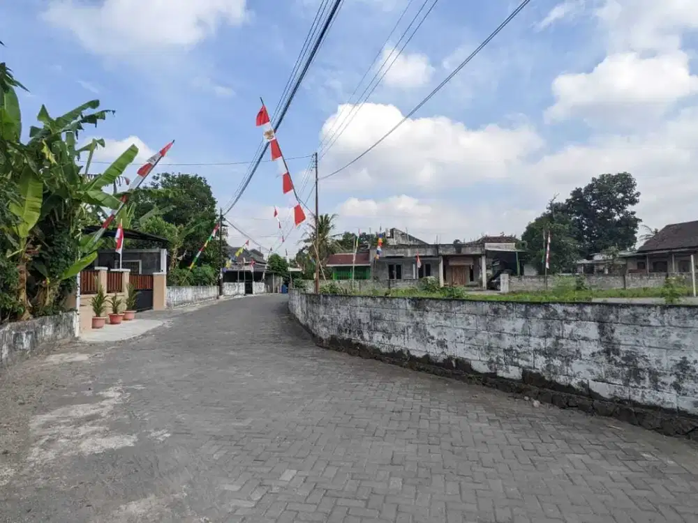Dekat Sleman City Hall Jogja, Tanah SHM Jalan Papasan Mobil