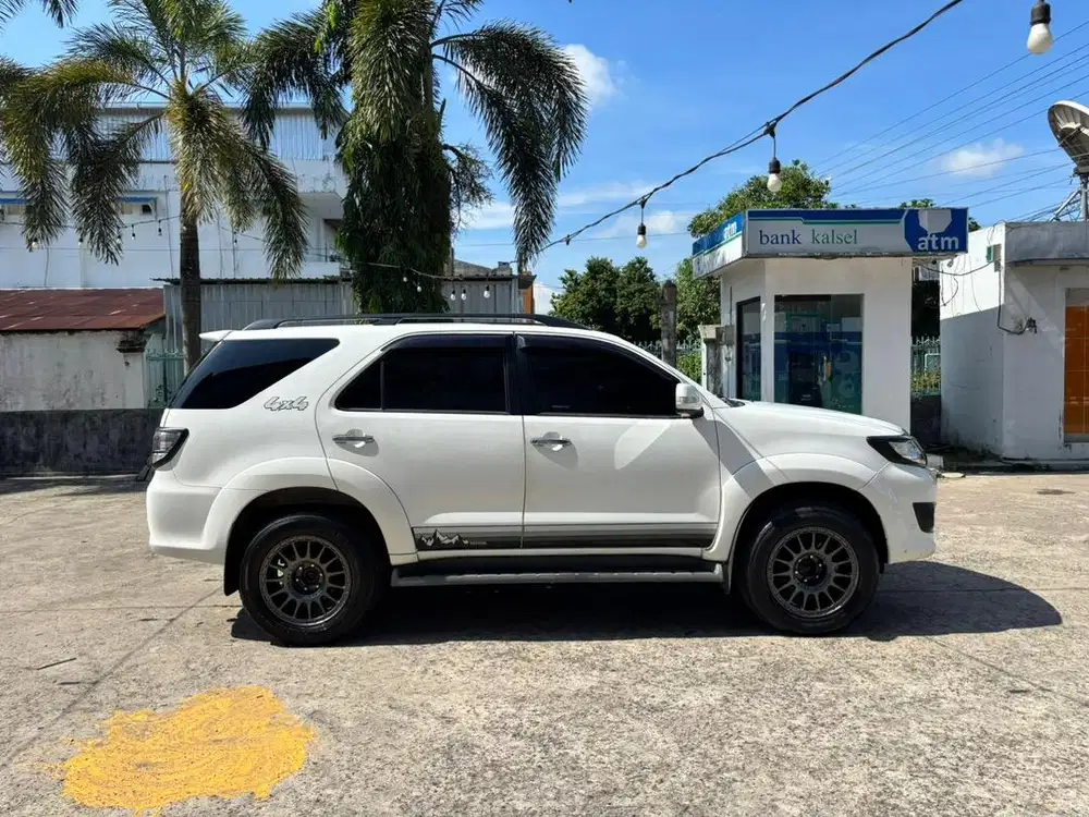 Fortuner Bensin V 4x4