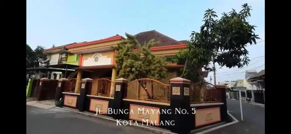 Dijual rumah mewah full furnished di lokasi strategis Kota Malang