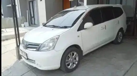 Nissan Grand livina 2012 Bensin