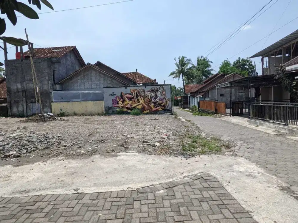 3 JUTAAN: Dekat Pawon Mbah Gito Resto, Tanah Jakal Km 10 Jogja