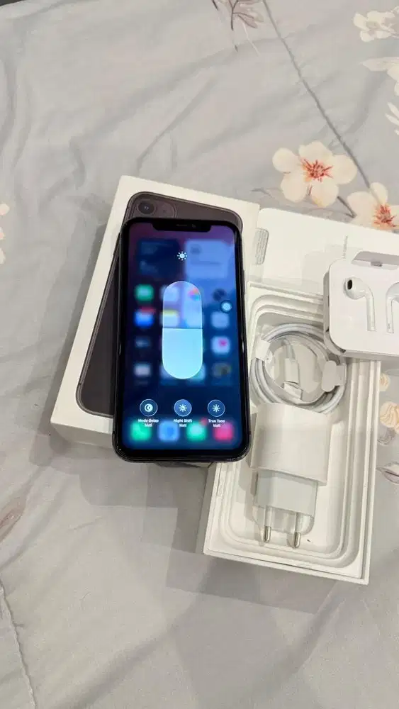 Dijual Iphone 11 Black 256GB Resmi Ibox Lengkap