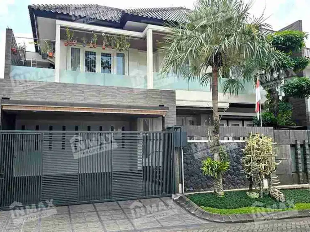 Rumah mewah di Istana Dieng ada kolam renang