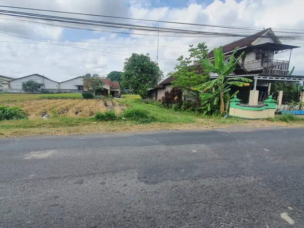 Tanah Jl Jogja Solo, Tepi Jalan Aspal Prospek Villa Dekat AAU Maguwo