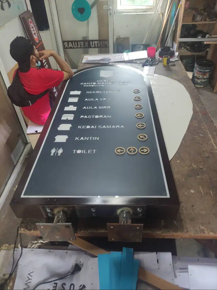 Menerima pembuatan Signage (Totem sign, neonbox, acrylic sign, acrylic
