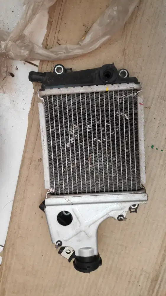 DI JUAL RADIATOR ASSY PCX 160 ORIGINAL HONDA