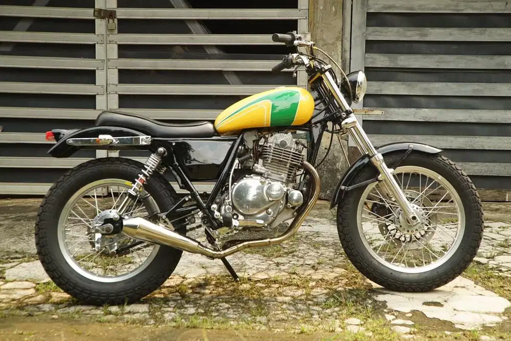 Suzuki Thunder 250 Custom by Sweaty Garage