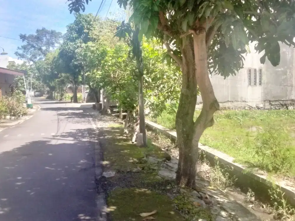 Tanah dekat Bandara Adi Soemarno Solo