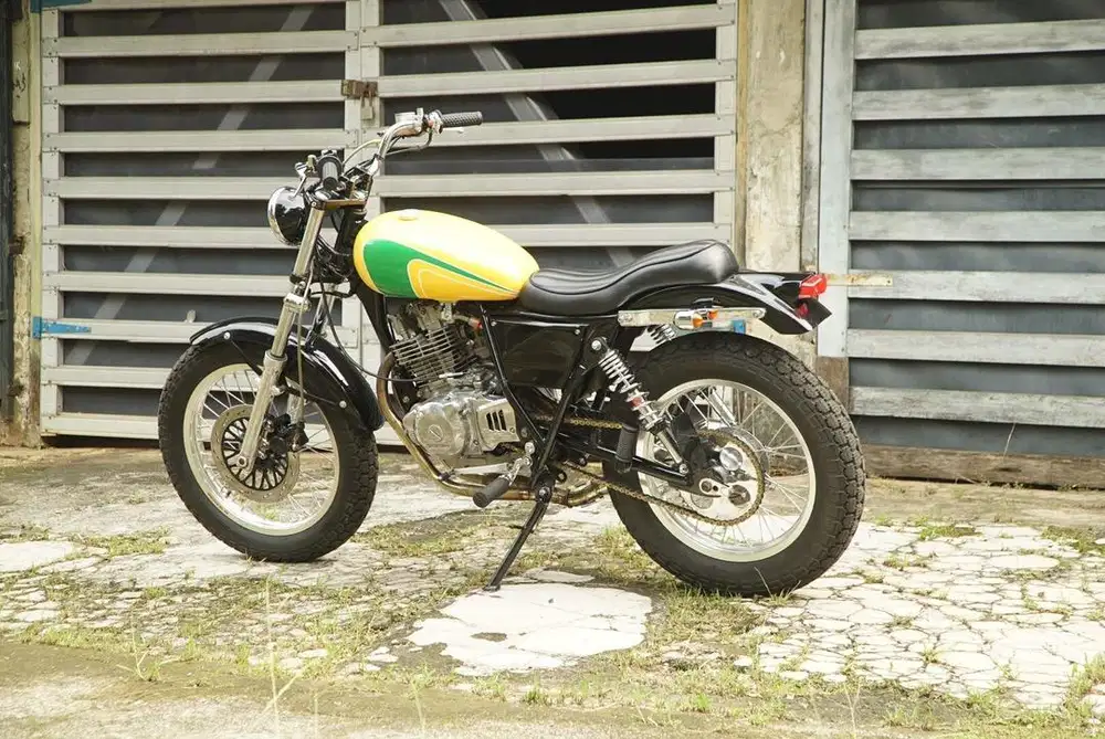 Suzuki Thunder 250 Custom by Sweaty Garage