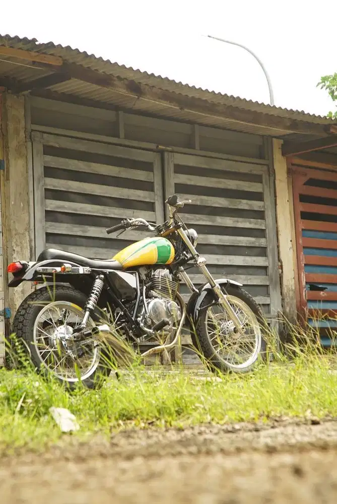 Suzuki Thunder 250 Custom by Sweaty Garage