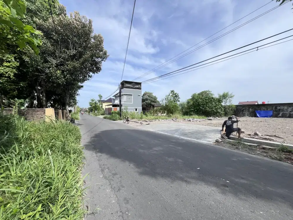 Dekat Candi Sambisari Jogja, Tanah SHM Pekarangan, Tepi Aspal