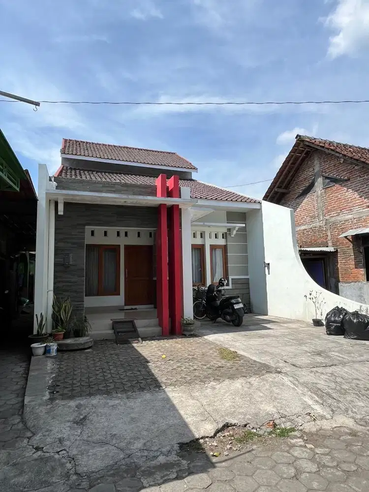 DIKONTRAKKAN RUMAH 2 LANTAI DI SAMPANGAN, MANTUP,BATURETNO,BANGUNTAPAN