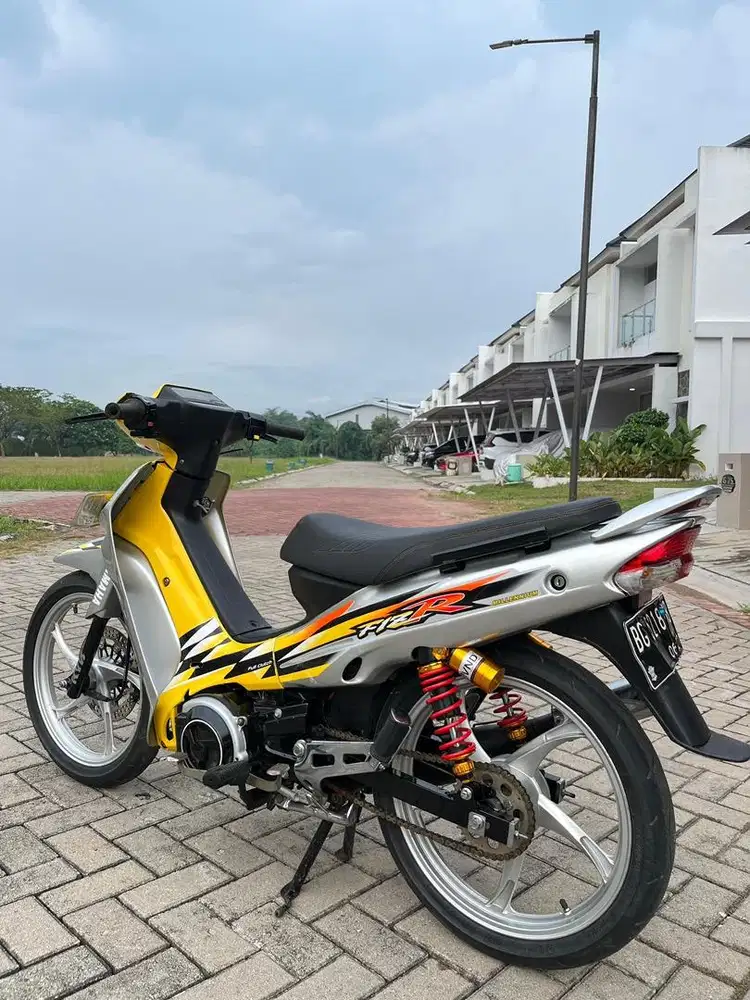 Yamaha F1zr tahun 1997