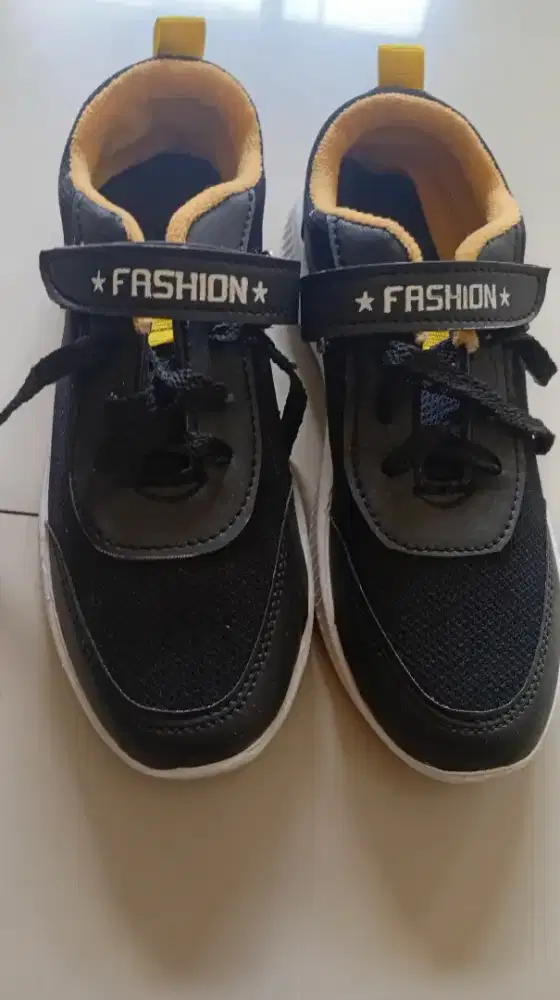 Sepatu sekolah anak preloved obral
