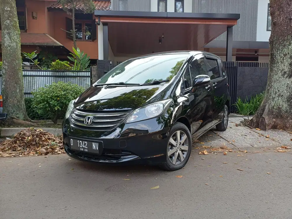 Honda Freed 2010 Bensin