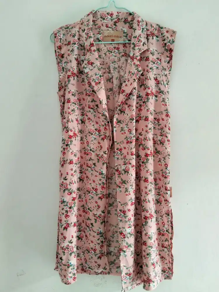 PRELOVED VEST ( ROMPI ) BRAND NOVEL- MICE