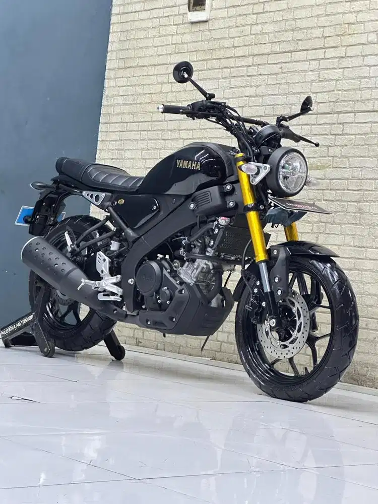 Low Km 800 Asli ‼️ Yamaha XSR 155 2024 like new - Zaky Mustika