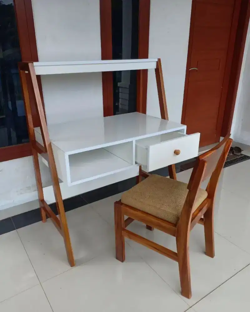 Meja belajar kayu jati kombinasi kayu blokmin