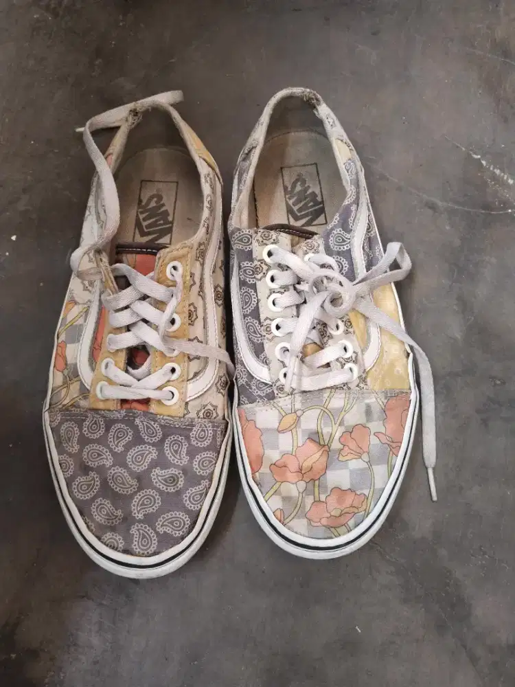 Sepatu vans made china