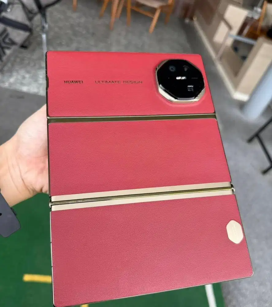 Huawei Mate XT Fold 3 Memory 1 TB Ultimate Design
