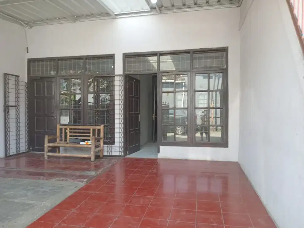 Dijual Rumah Strategis Blok Depan Taman Cibaduyut Indah