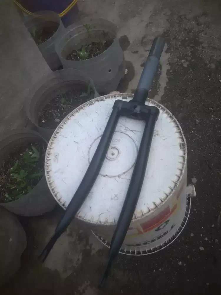 Fork atau garpu sepeda R 20