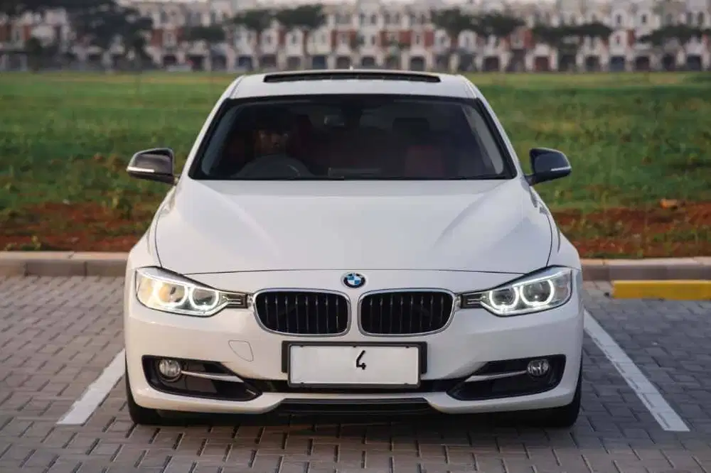 Red on White Favourite! FULL ORI!! BMW 328i SPORT 2014