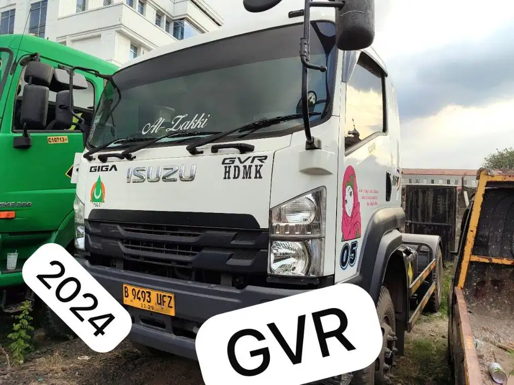 MURAH Isuzu Giga Engkel GVR 34U Tracktor Head 2024 kepala Trailer