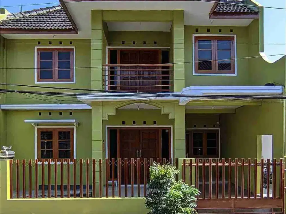 RUMAH DUA LANTAI DEKAT KAMPUS  MALANG