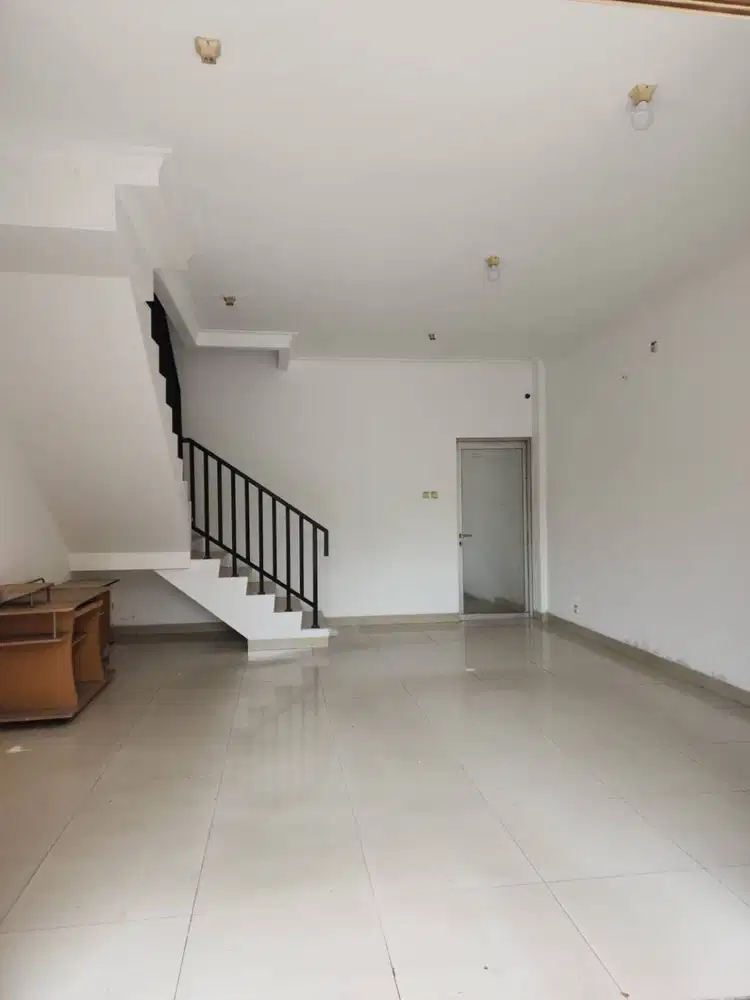 Disewa Ruko 3 Lantai Cocok Untuk Kantor di Harapan Indah