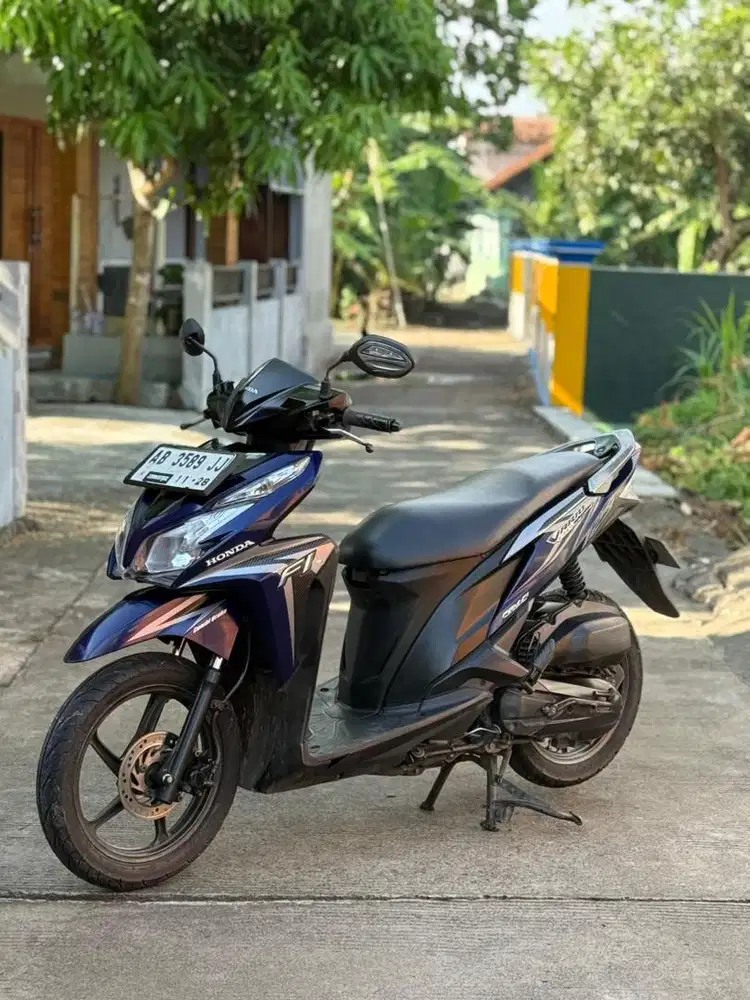 Vario 125 2013 ab iss pajak on