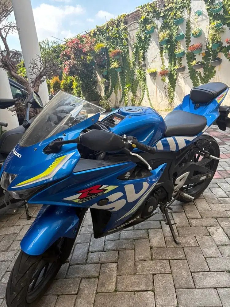DIJUAL SUZUKI GSX 150