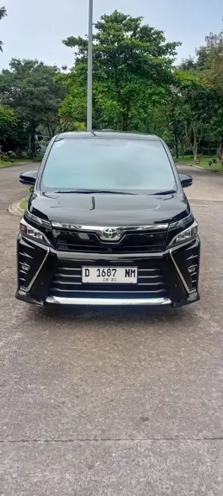 Toyota voxy 2017 hitam good condition