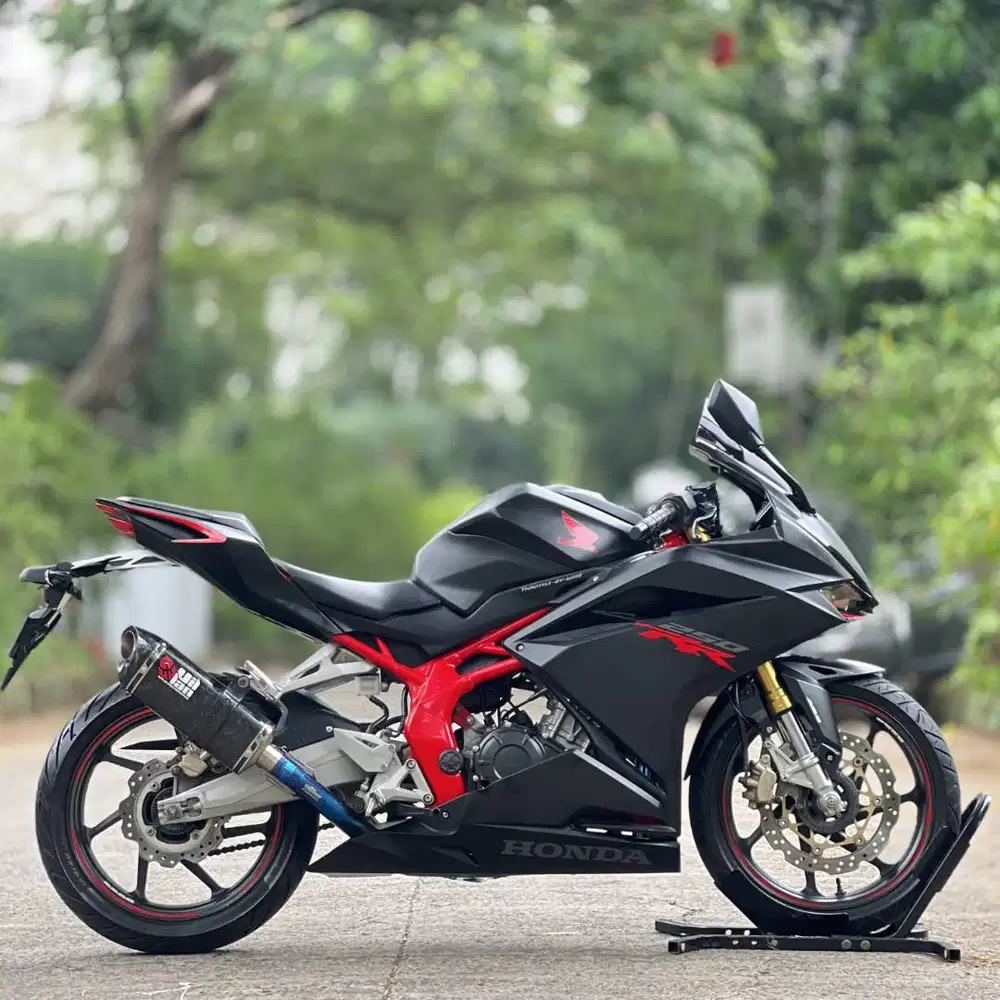 HONDA CBR 250RR ABS HITAM 2019 KM 12K PAJAK PANJANG SIAP GAS