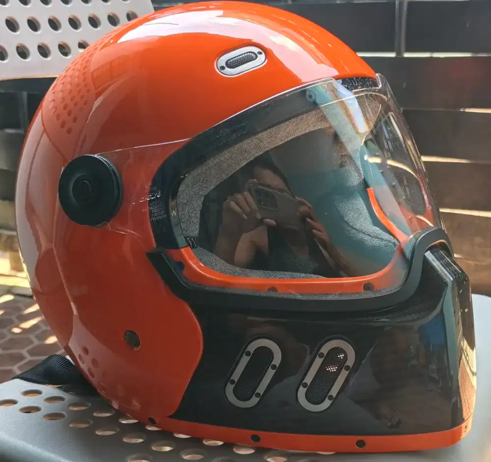 HELM QWART KARBON