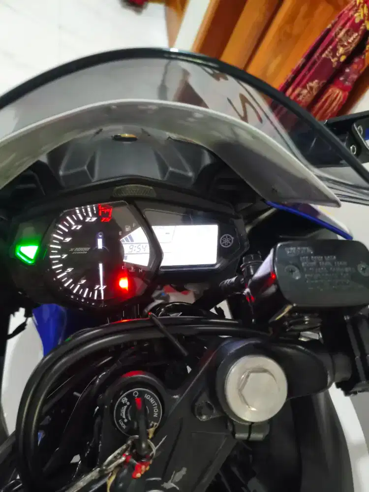 yamaha r25 mulus kilo meter tendah