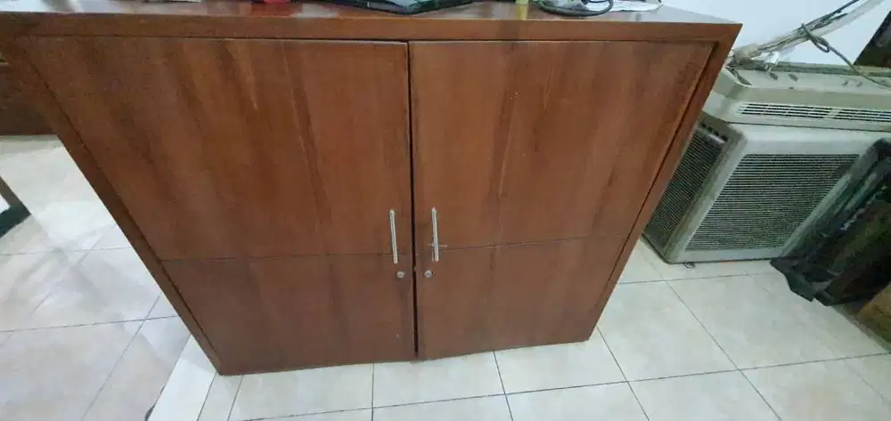 Buffet kayu penyimpanan