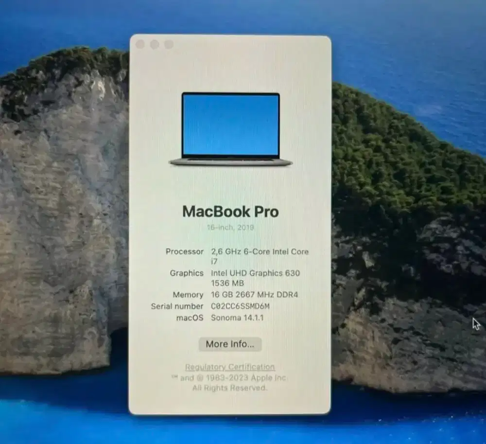 Macbook Pro touch bar 2019 15 inch
