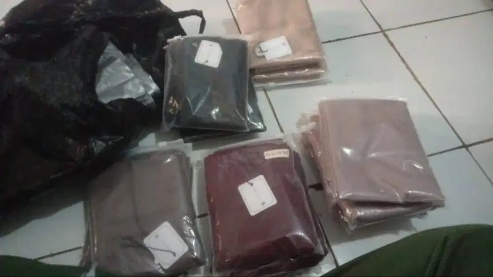 JUAL CEPATT - Bahan kerudung 30 potong (segi empat ukuran 115x115)