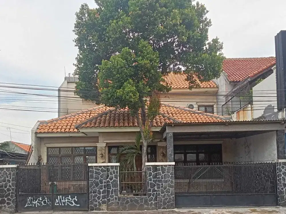 Rumah Bagus 2 Lantai Area Komersial di Karawang, Jawa Barat.