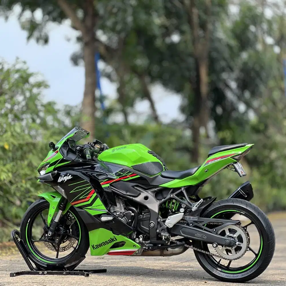 KAWASAKI ZX25RR ABS SE KRT HIJAU 2023 KM 7K PAJAK PANJANG SUPER GRES