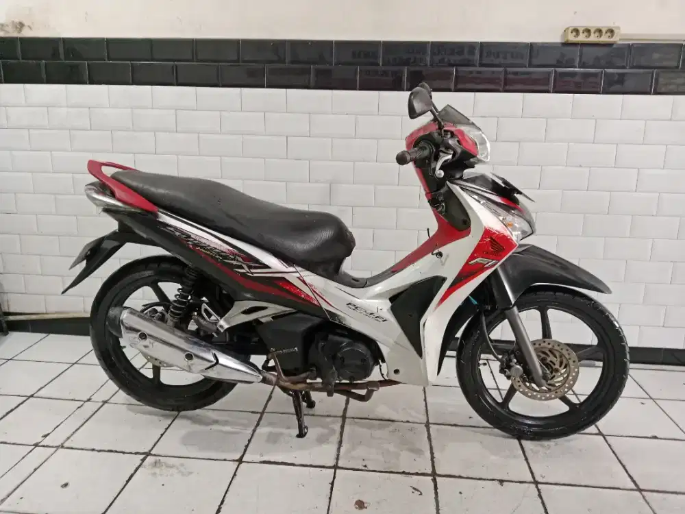 Supra x helm in tahun 2012 lengkap bagus