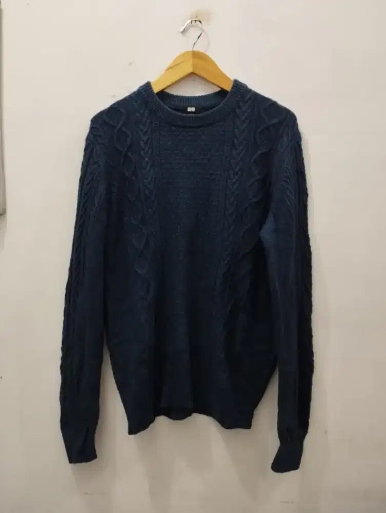 Sweater rajut kepang UNIQLO bekas size XL