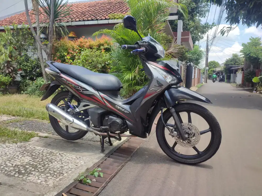 HONDA SUPRA HELM IN 2013