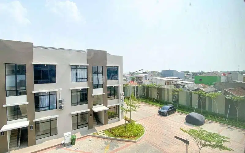 DIJUAL CEPAT ! GREEN ROYAL CONDO HOUSE [LT 3 , 2BR]