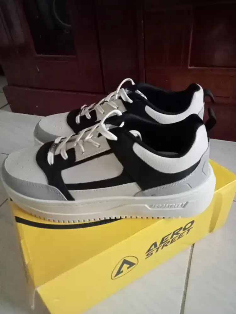 Sepatu casual pria/wanita ukuran 44