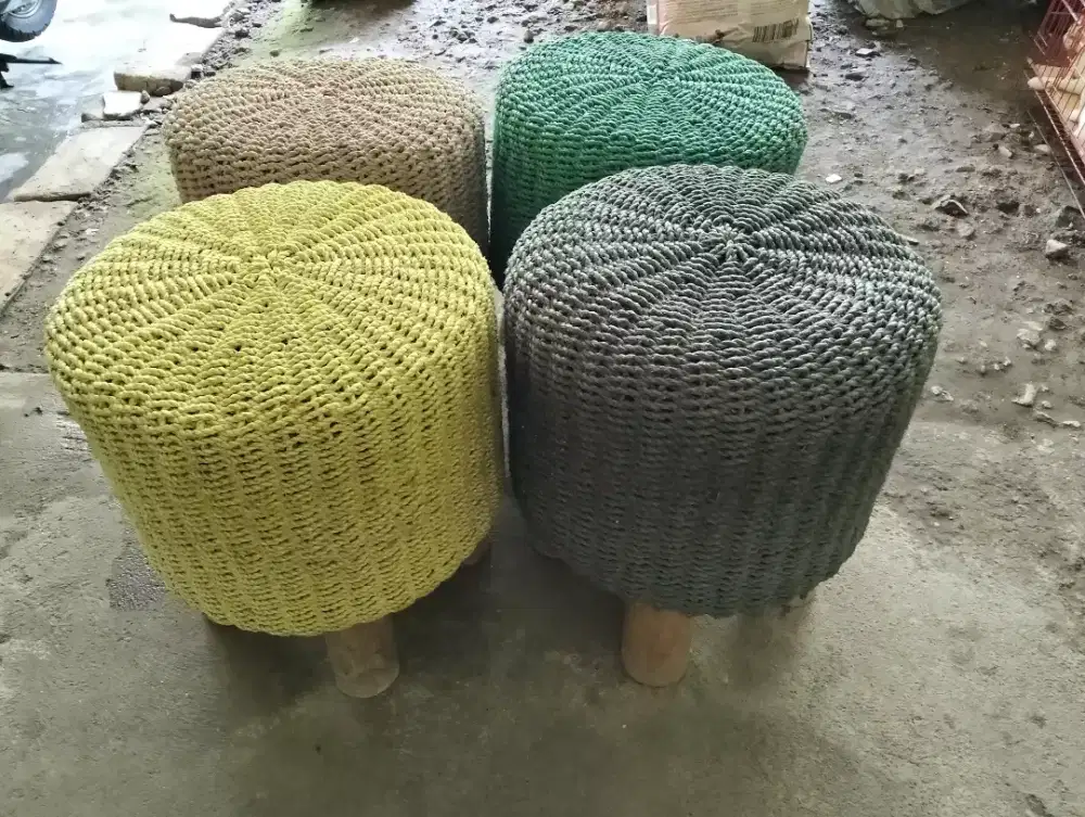 Kursi rotan warna